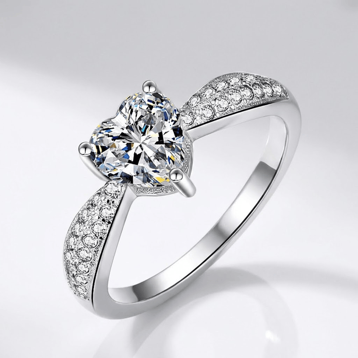 ANELLO PAVÉ color argento CON ZIRCONIA A CUORE