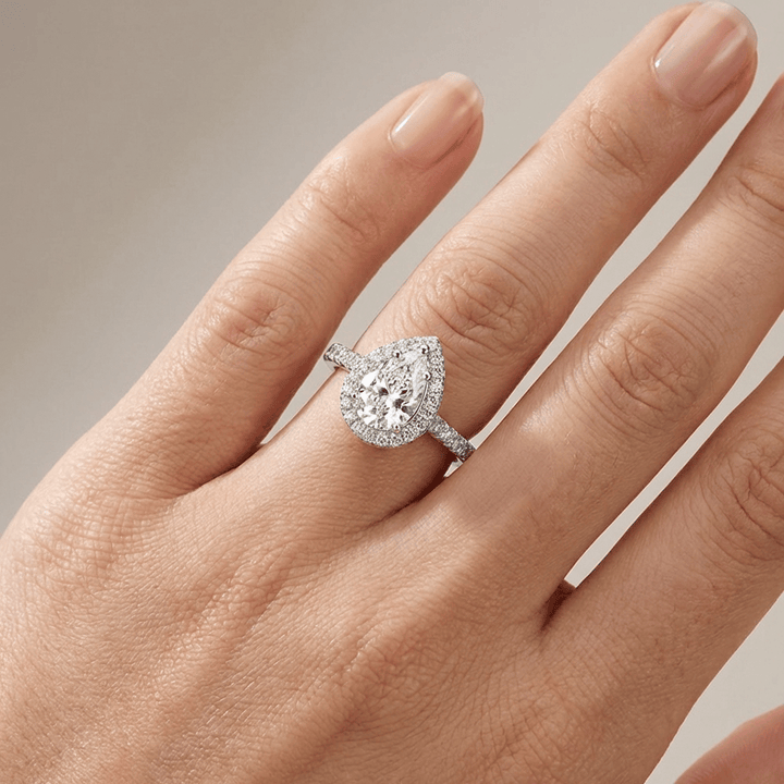 ANELLO HALO color argento CON ZIRCONIA A PERA