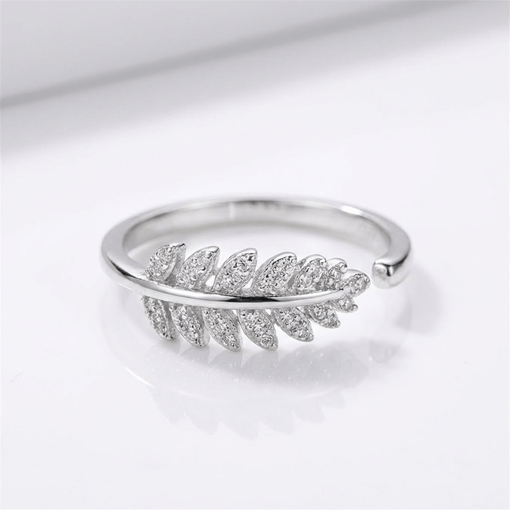 ANELLO IN ZIRCONIA A PENA D'ARGENTO - (REGOLABILE)