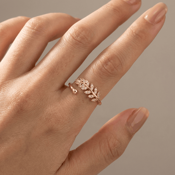 ANELLO IN ZIRCONIA A PENA D'ARGENTO - (REGOLABILE)