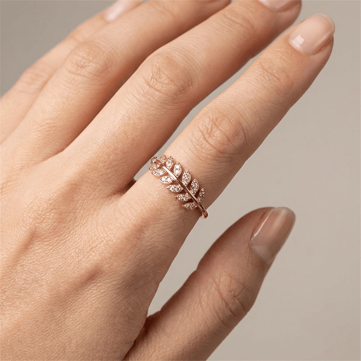 ANELLO IN ZIRCONIA A PENA D'ARGENTO - (REGOLABILE)