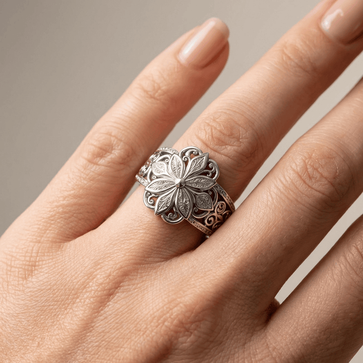 ANELLO IN ZIRCONIA A FIORI D'ARGENTO