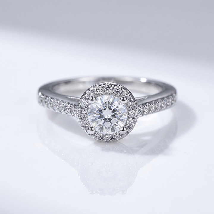ANELLO HALO CON DIAMANTI PAVE color argento