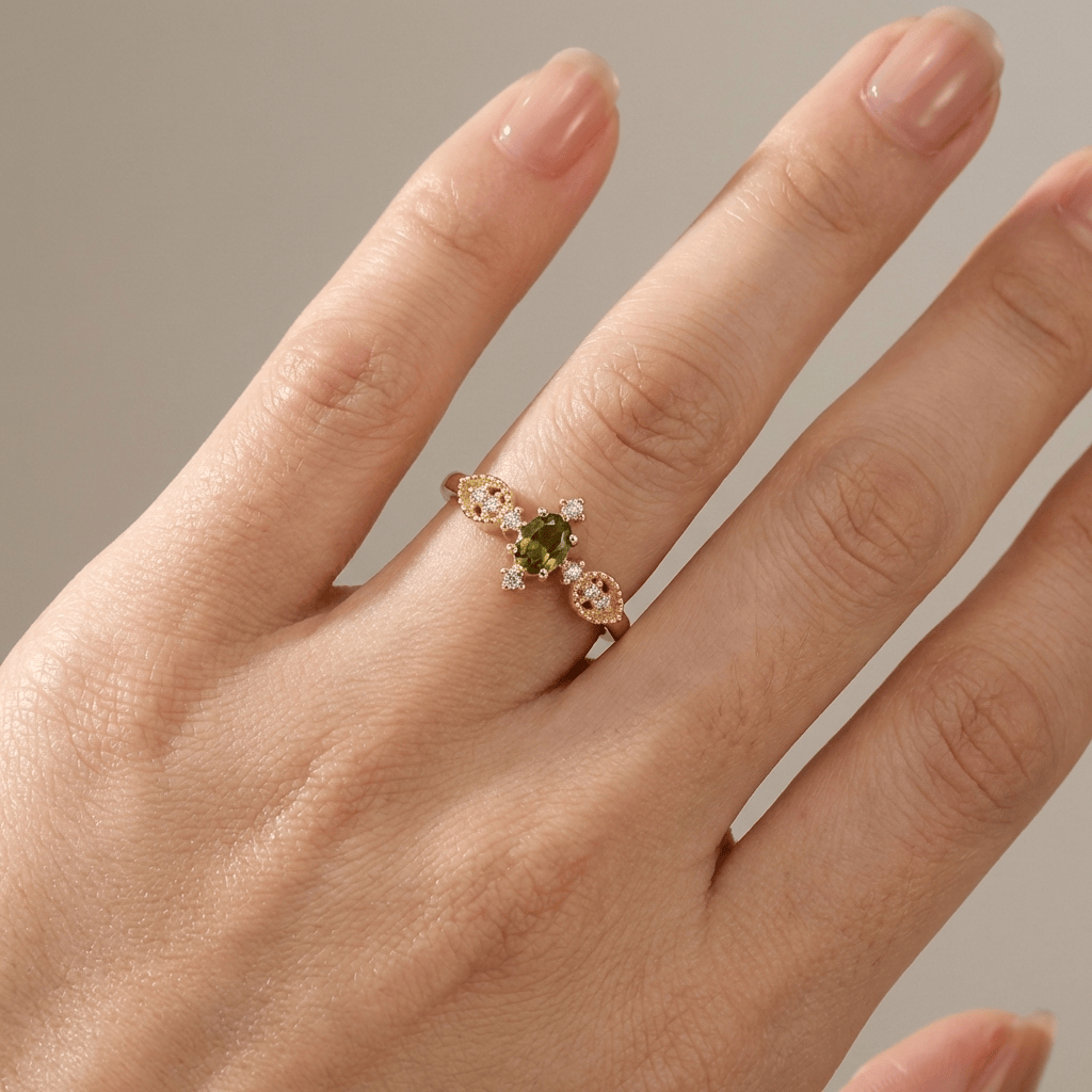 ANELLO D'ORO D'AFFETTO CON CRISTALLO VERDE OLIVA - (REGOLABILE)