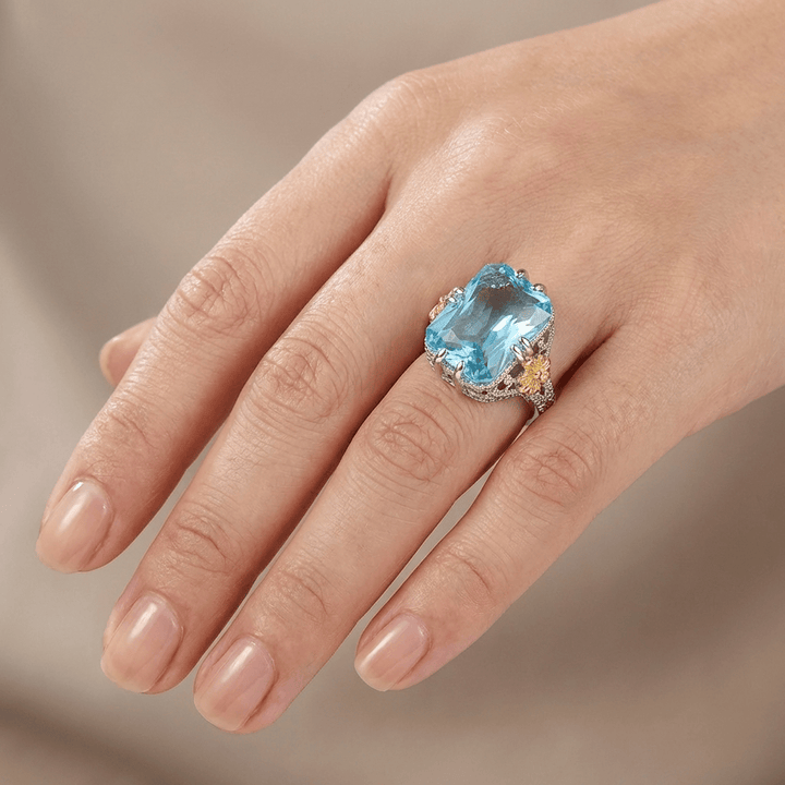 ANELLO VINTAGE IN ACQUAMARINA ORO