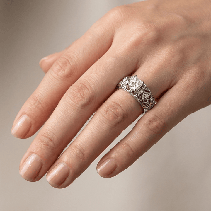 ANELLO IN Zirconia INTAGLIATO ARGENTO