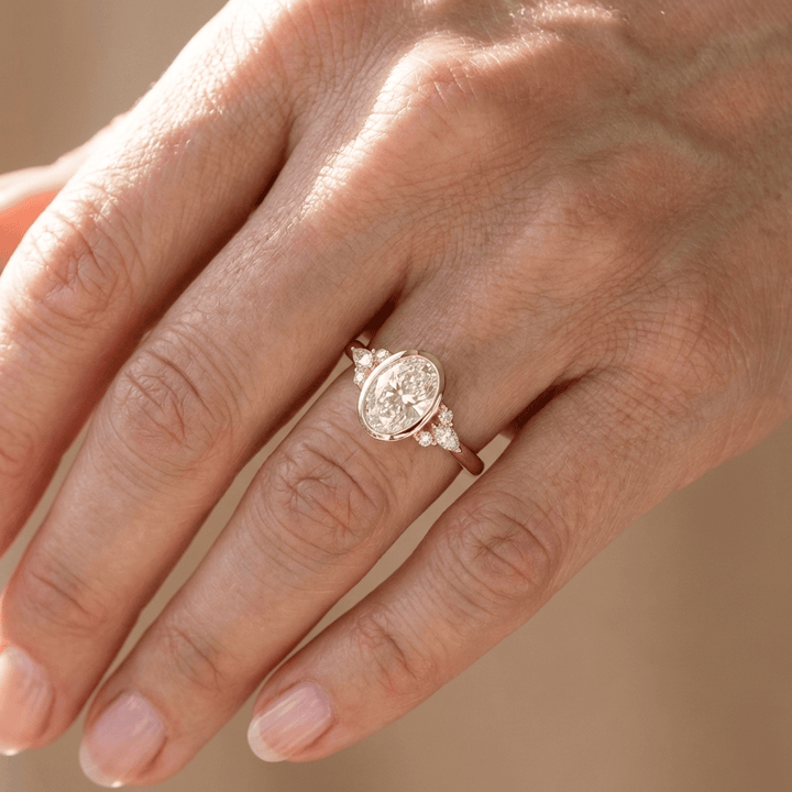 ANELLO TRIO A PERA IN ZIRCONIA OVALE D'ORO - (REGOLABILE)