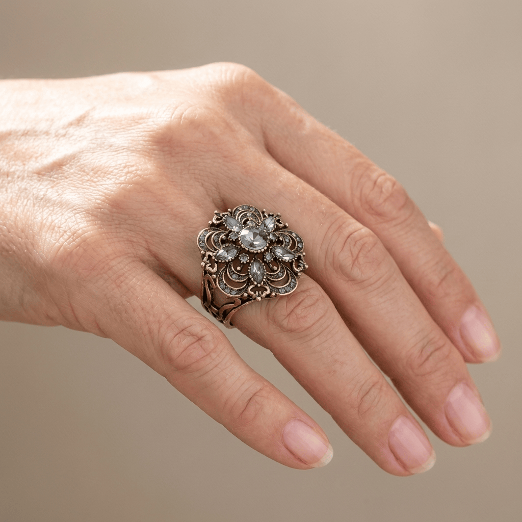 ANELLO A FIORI CON DIAMANTI ARGENTATI