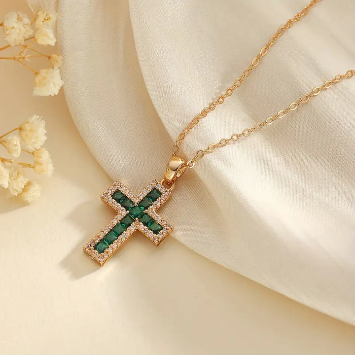 Collana Solene color oro con Pendente a Croce e Pietra Verde