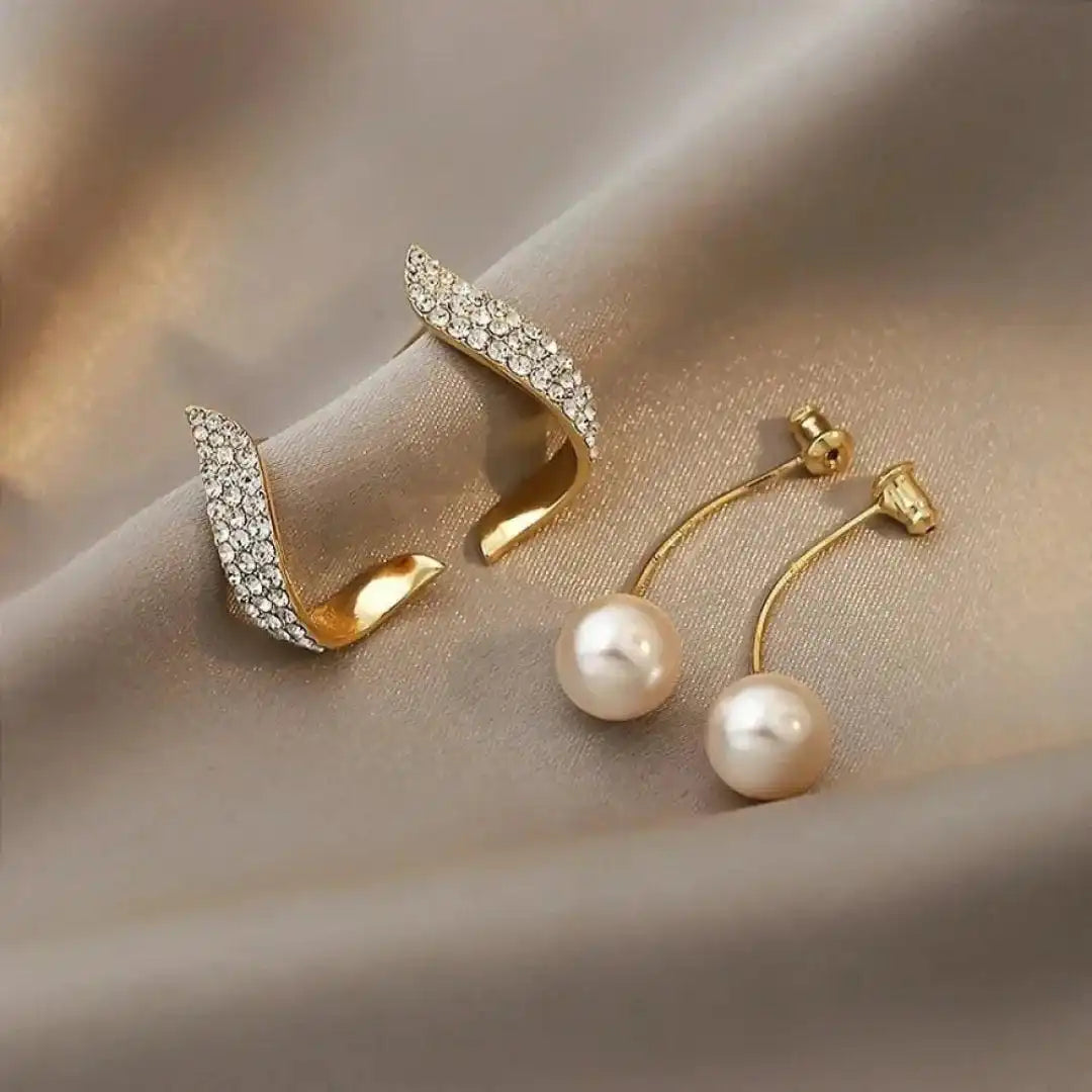 Orecchini Eleganti a Goccia con Perle e color oro