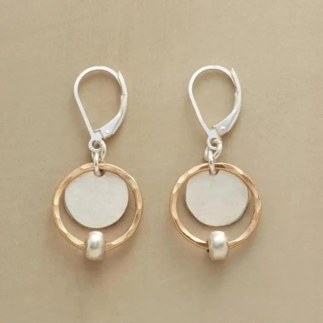 Orecchini Eleganti in Perle color oro e color argento
