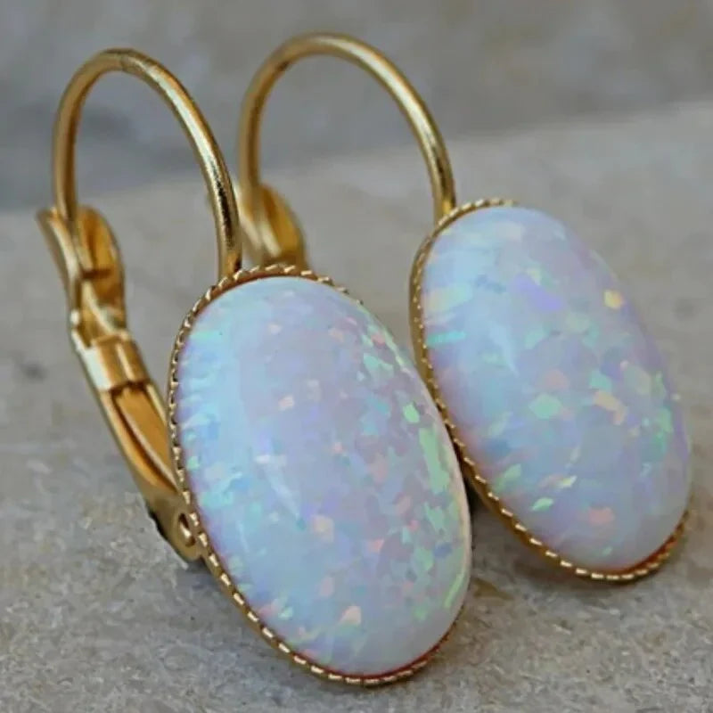 Orecchini Vintage in Opale Bianco e color oro