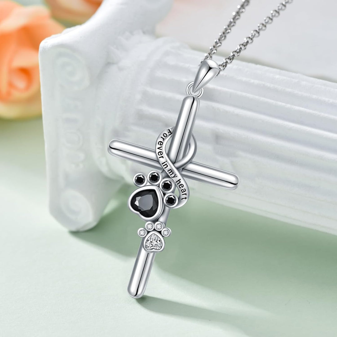 Collana color argento con Zampa e Croce