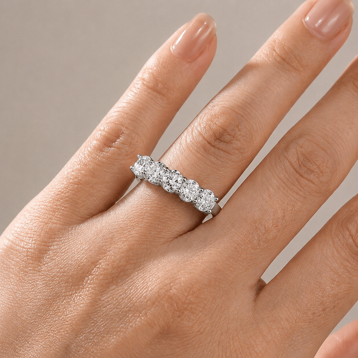 ANELLO ETERNITY color argento CON ZIRCONIA