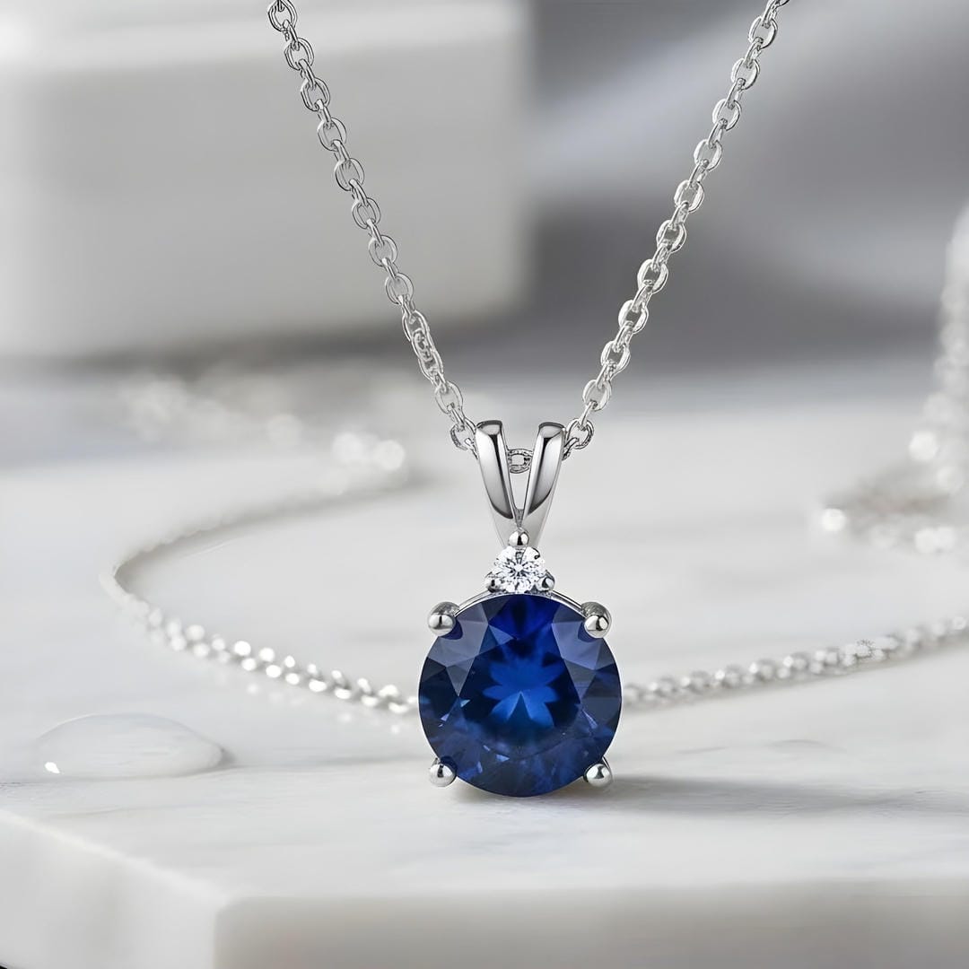 Collana con Pietra Blu a Taglio Rotondo