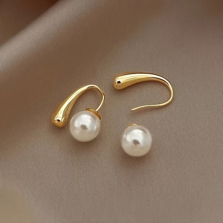 Orecchini Minimalisti con Perla ad Arco
