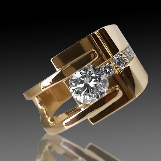 Anello Irregolare in Zirconia Dorata Vintage