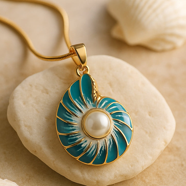Collana in conchiglia blu perla