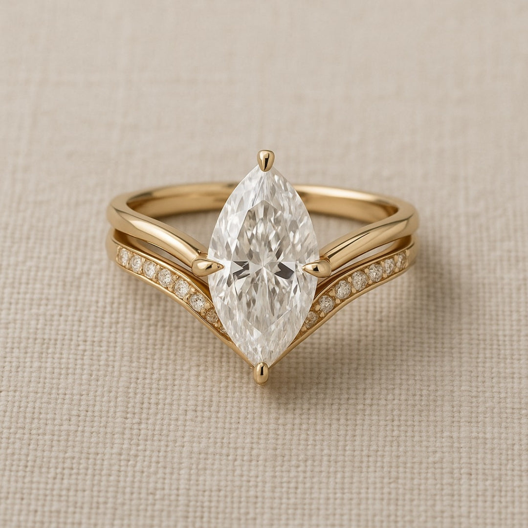 Anello color oro a Corona
