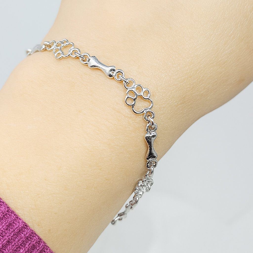 Braccialetto color argento Puro Edizione Limitata con Charm a Forma di Zampa e Osso di Cane