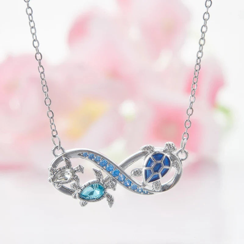 Collana Infinity Turtle con Cristalli Scintillanti