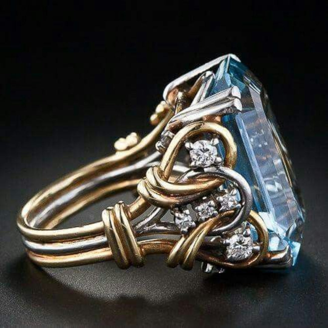 Anello color oro Stratificato con Zirconia Blu Vintage
