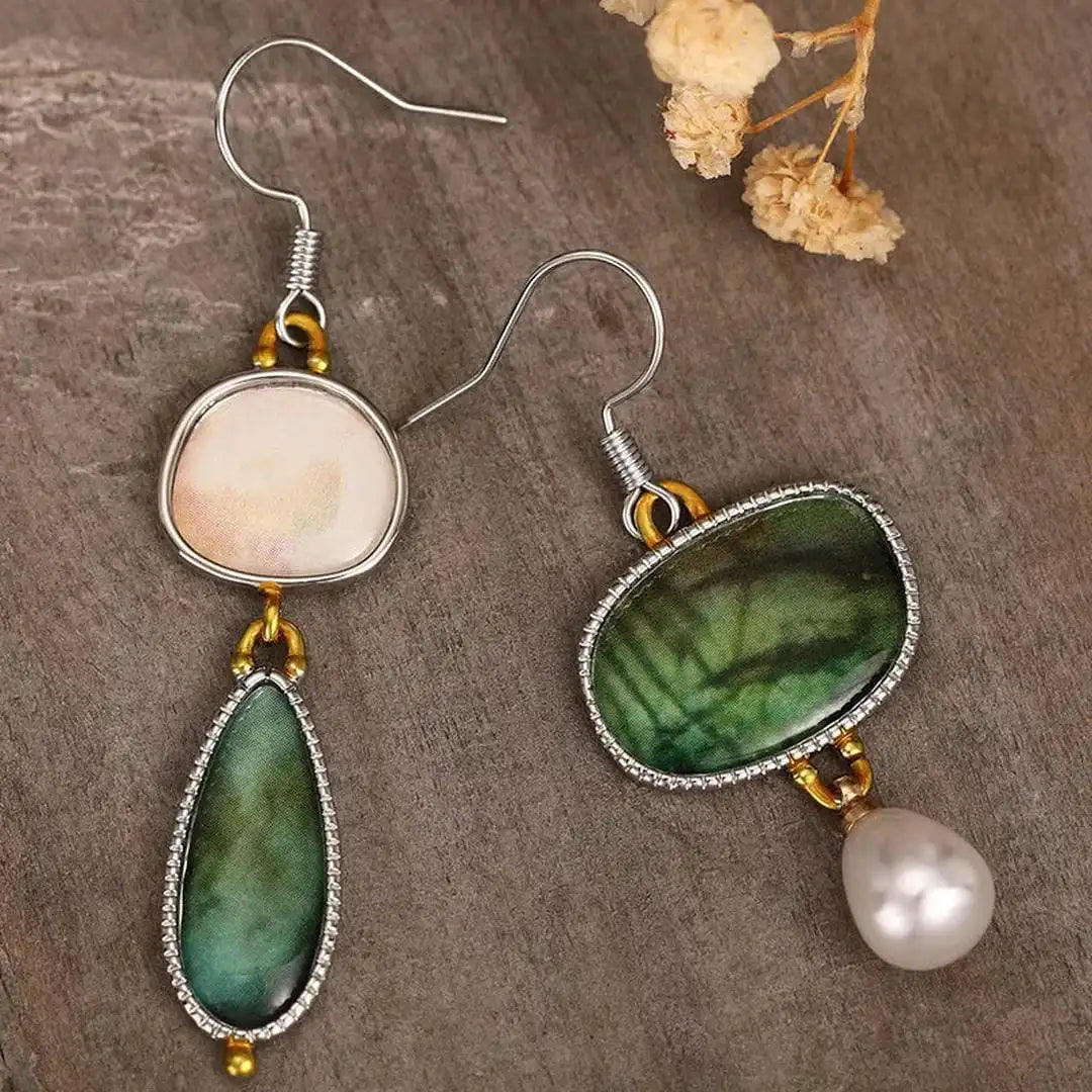 Orecchini Vintage in Pietra Verde e Bianca