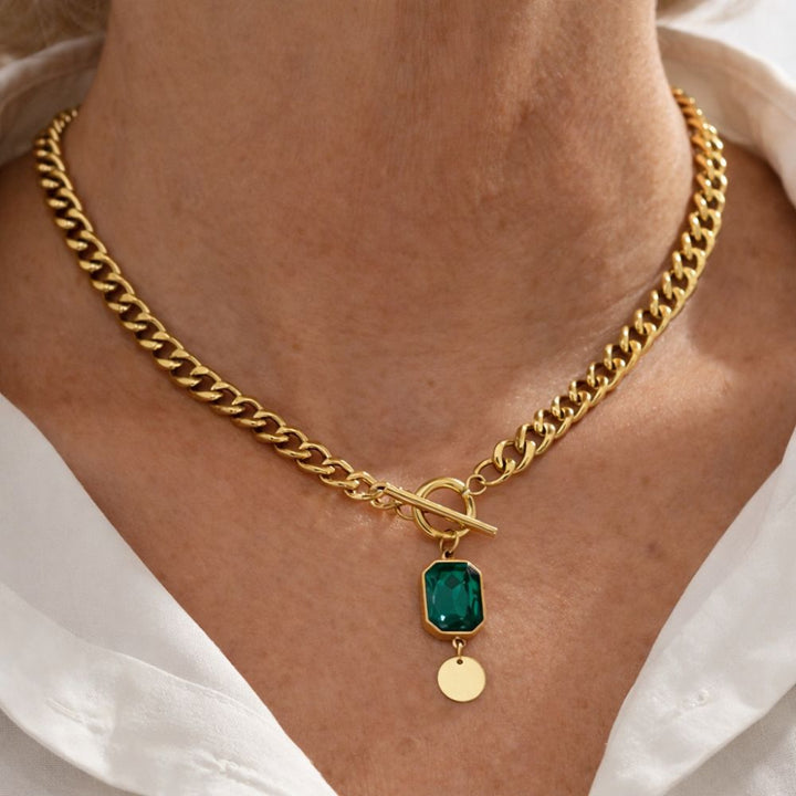 Collana con Pendente in Pietra Verde