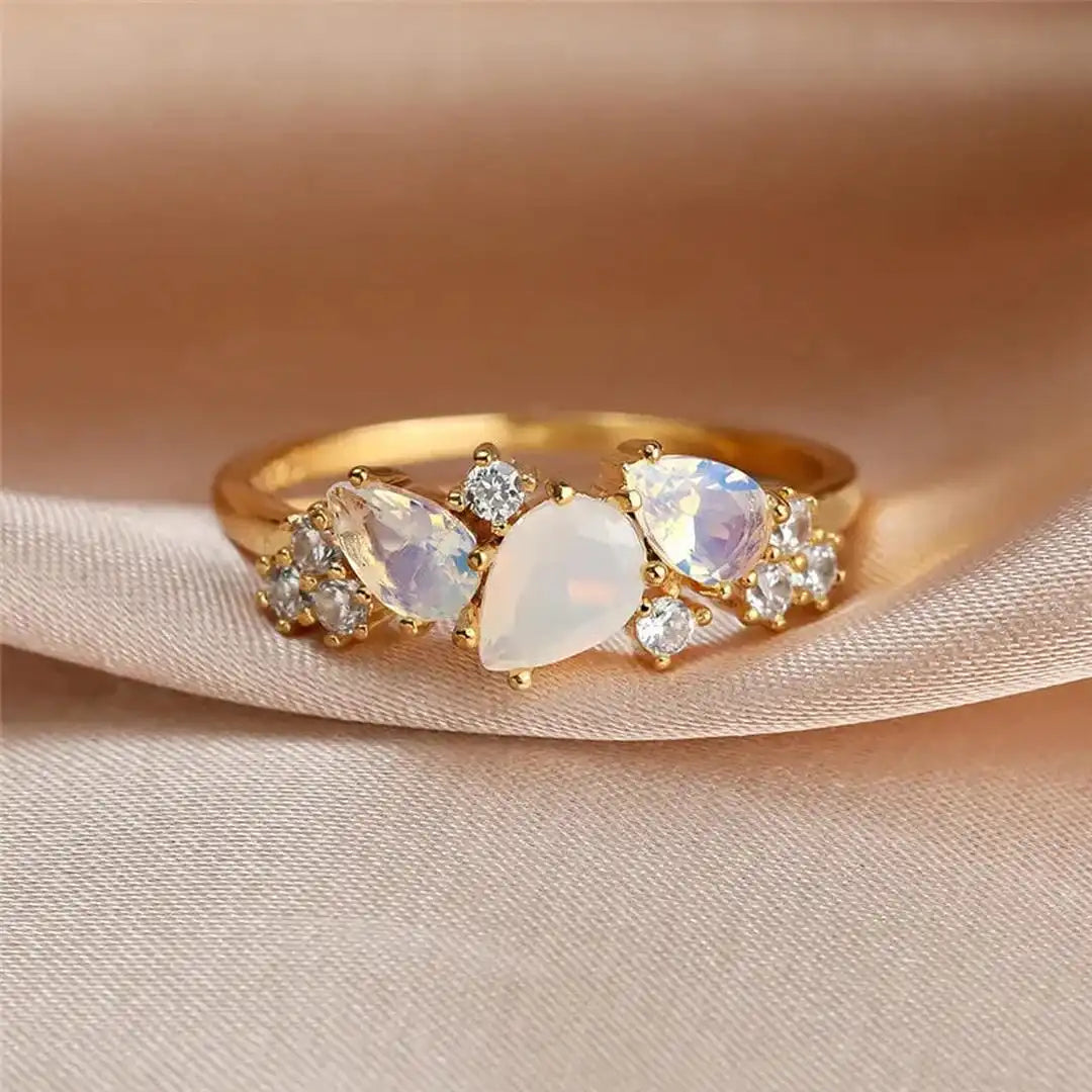 Anello Vintage in Pietra di Luna Dorata