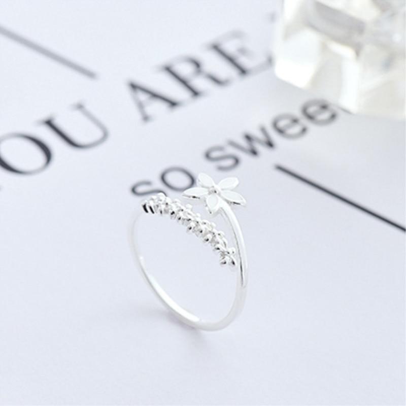 Anello color argento Regolabile con Smalto Dipinto a Mano e Fiori Selvatici