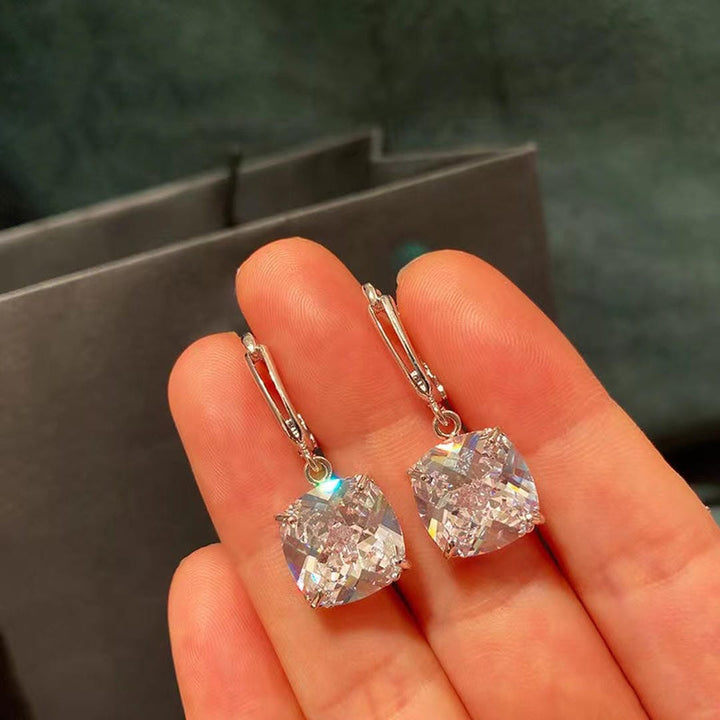 Orecchini a Goccia in Zirconia e color oro Bianco