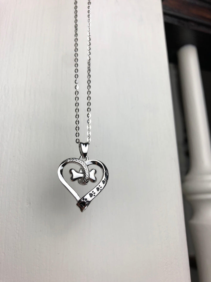 Collana con Zampa di Cane e Cuore in Acciaio Inossidabile