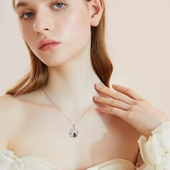 Collana con Pendente in Cristallo a Forma di Gatto Nero e Luna