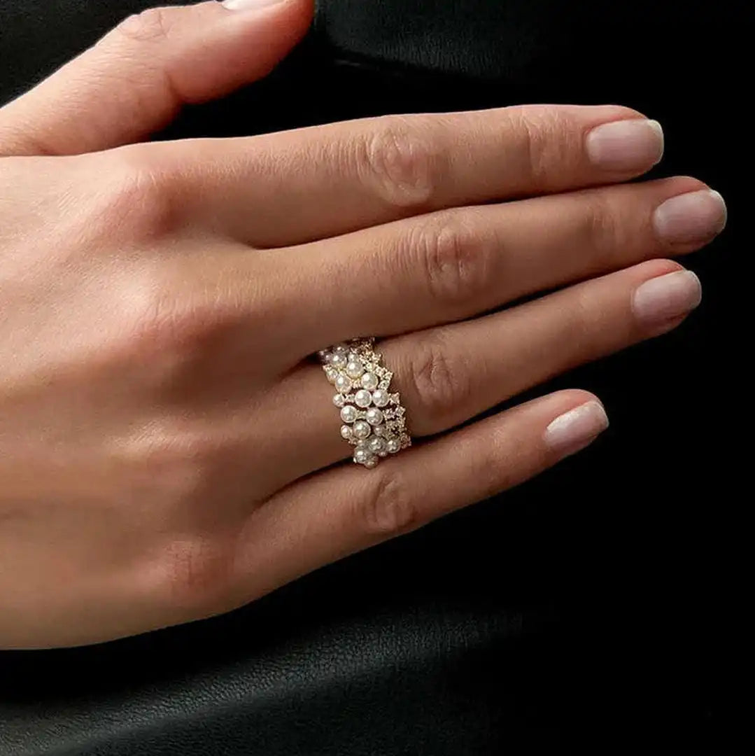 Anello Vintage Regolabile in Perla e Zirconia