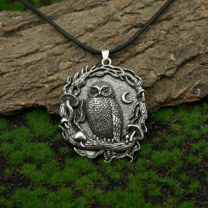 Ciondolo a Forma di Gufo Mistico con Collana a Forma di Fungo Lunare