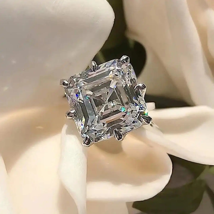 Anello color oro con Zirconi Cubici Senza Tempo