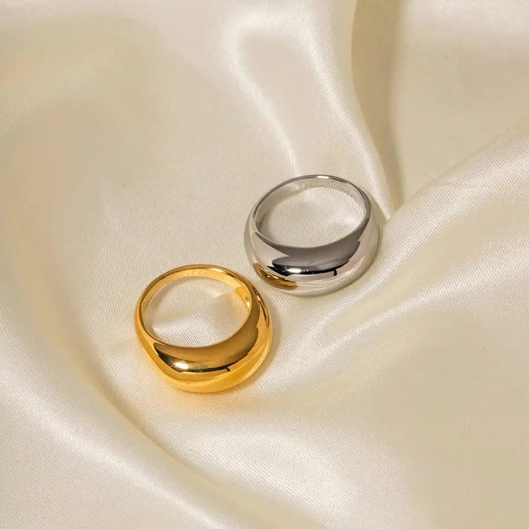 Anello Arcano Dorato Senza Tempo