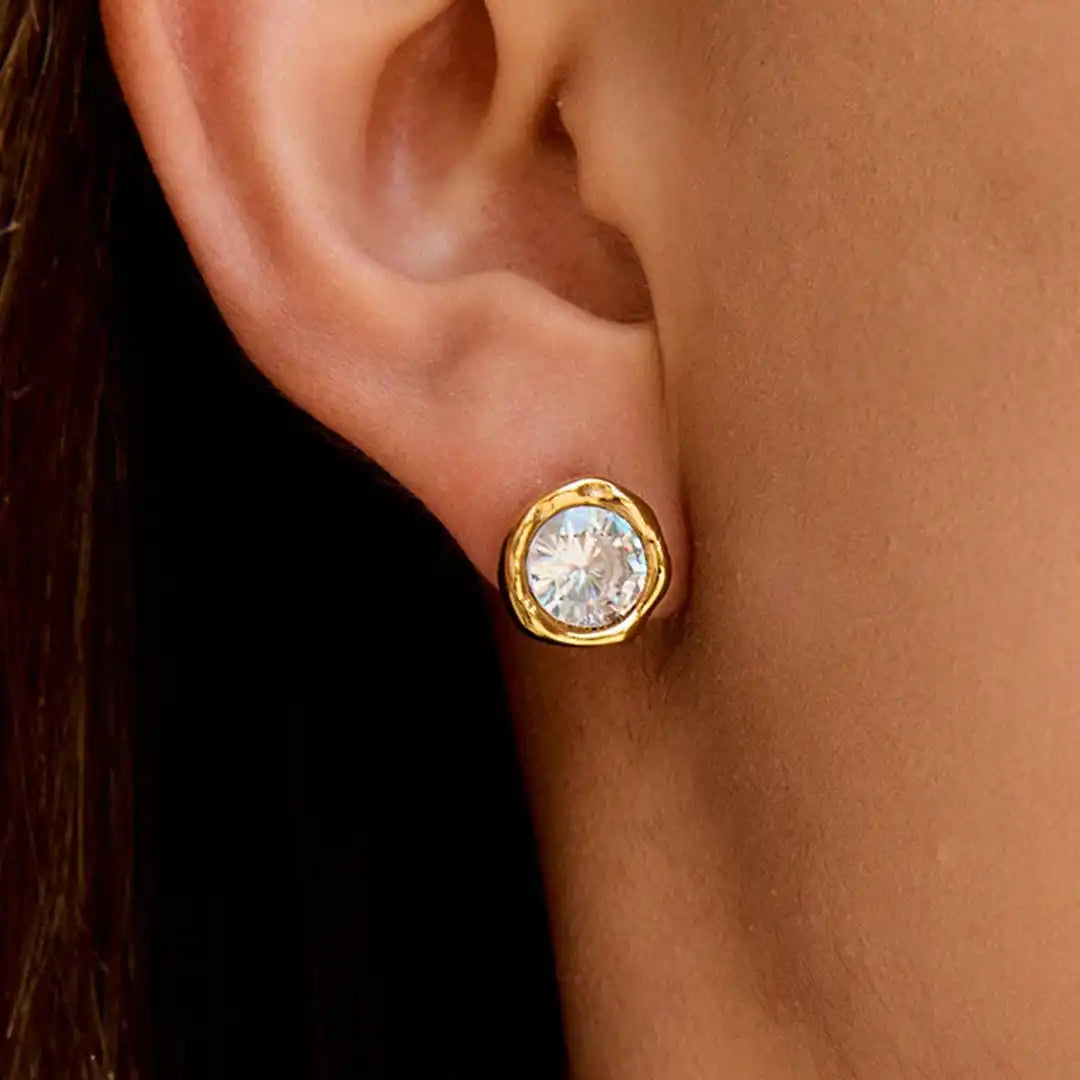 Orecchini in Zirconia Rotondi Oro Senza Tempo