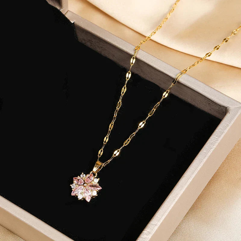 Collana Romantica con Rosa Sakura in Acciaio Inossidabile
