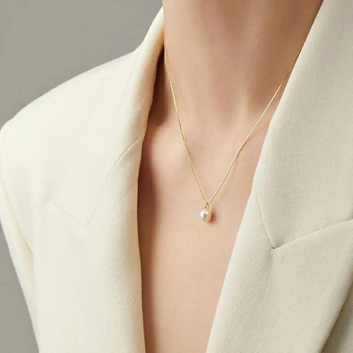 Collana con pendente in perla senza tempo