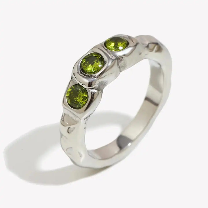 Anello Vintage color oro con Pietre Incastonate