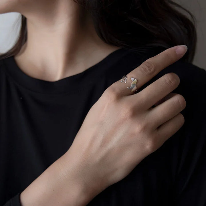 Anello color argento a Forma di Bassotto – Misura Regolabile