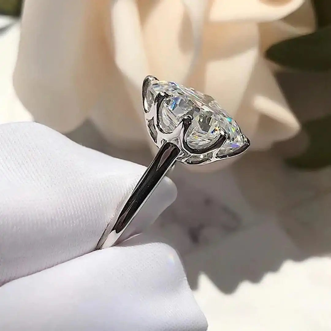 Anello color oro con Zirconi Cubici Senza Tempo