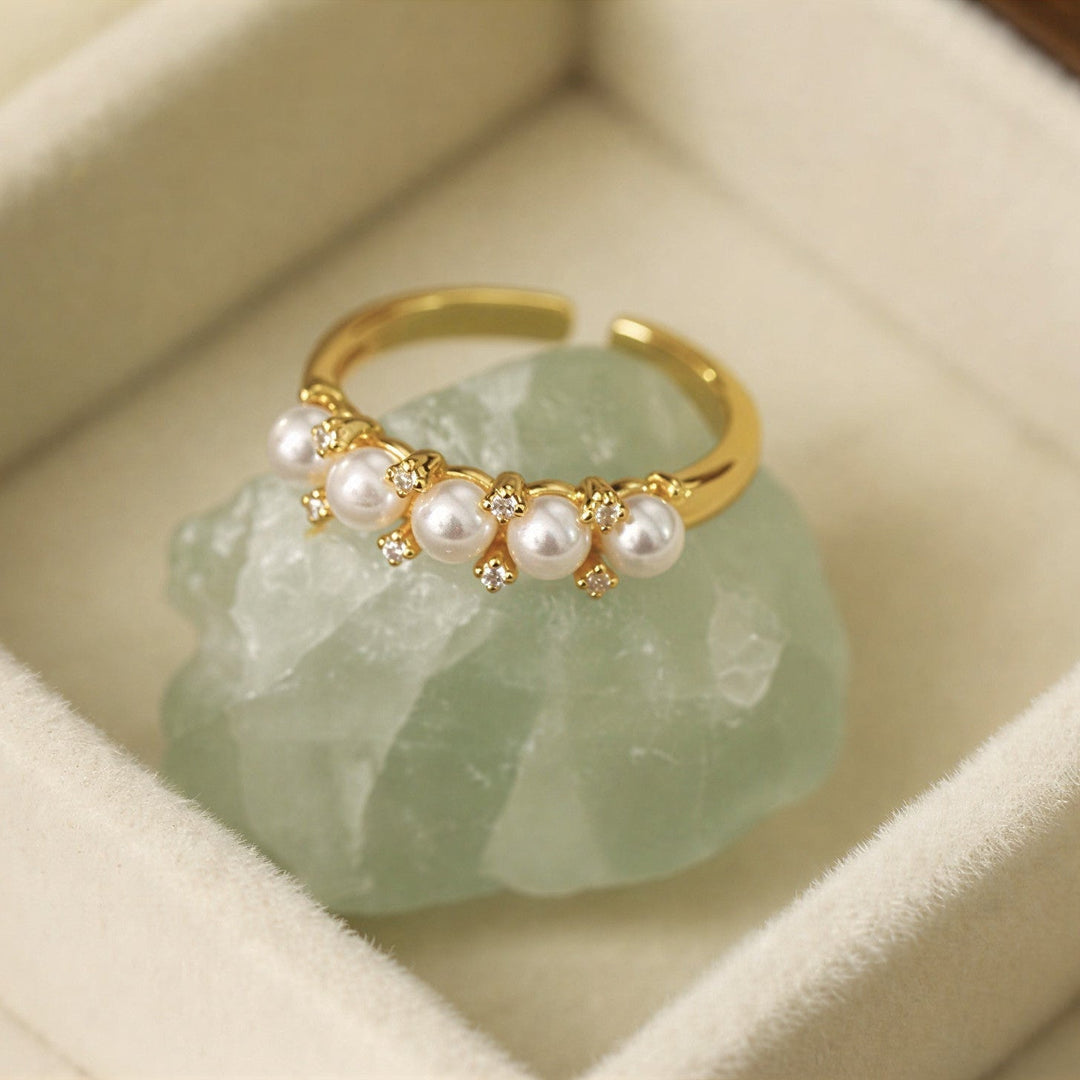 Anello a Righe con Cinque Perle