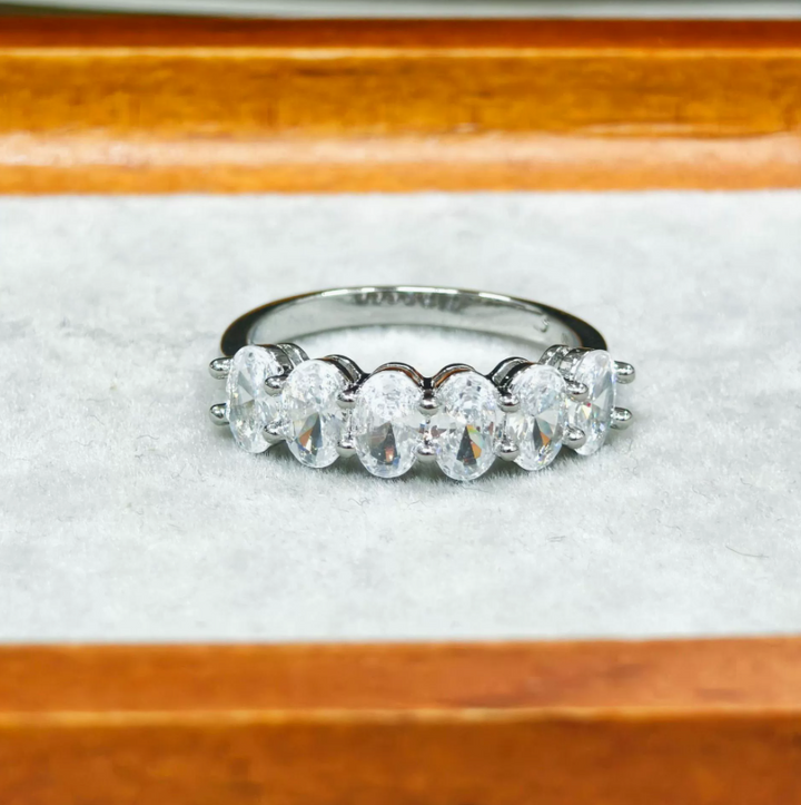 ANELLO ETERNITY color argento CON ZIRCONIA