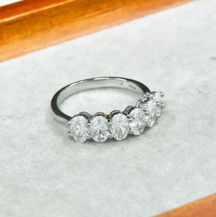 ANELLO ETERNITY color argento CON ZIRCONIA