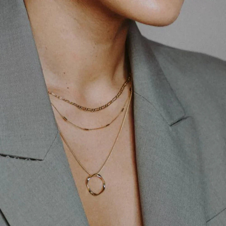 Collana a Tre File con Cerchio Aperto | Oro