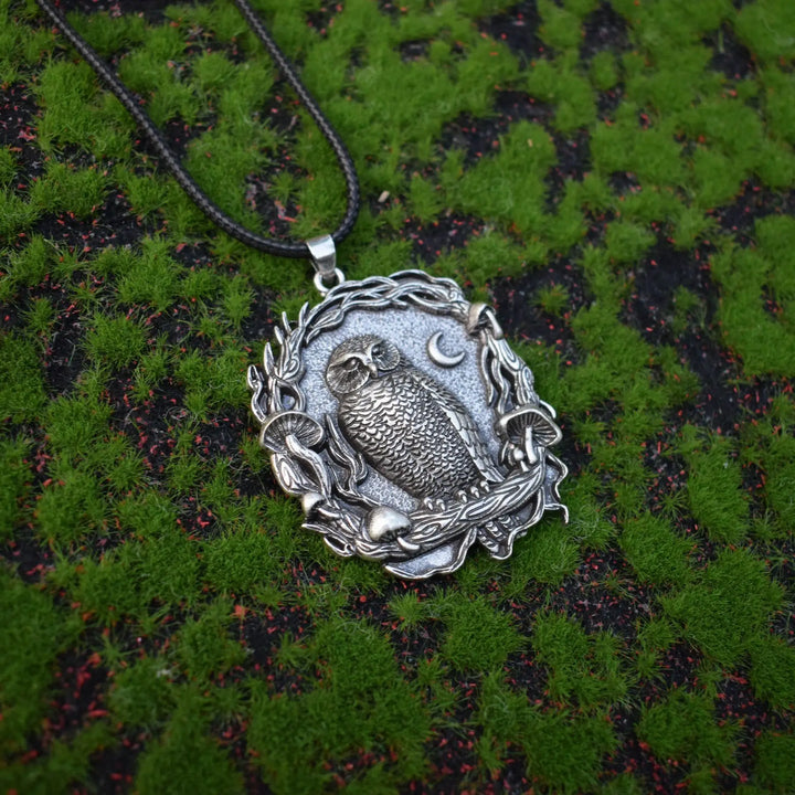 Ciondolo a Forma di Gufo Mistico con Collana a Forma di Fungo Lunare