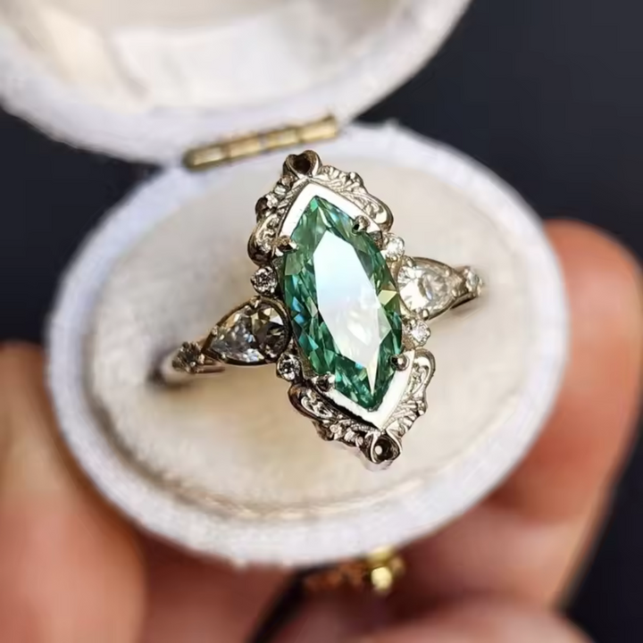 Anello Pietra Verde Marquise
