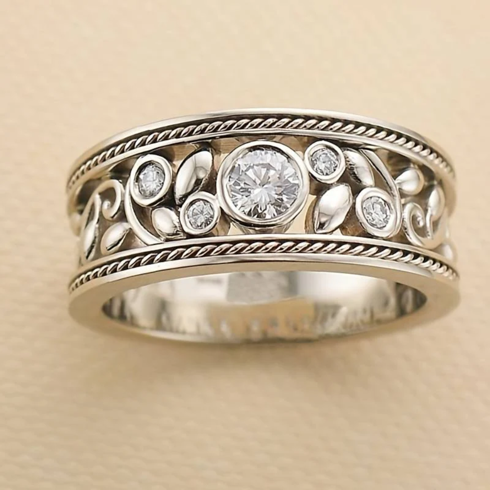 Anello Vintage color argento e Zirconia